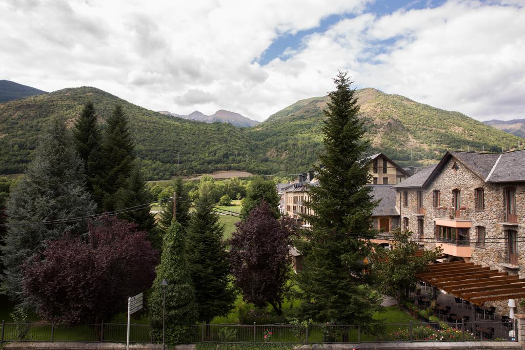 Hotel Bruna Астеррі-д'Анеу Екстер'єр фото